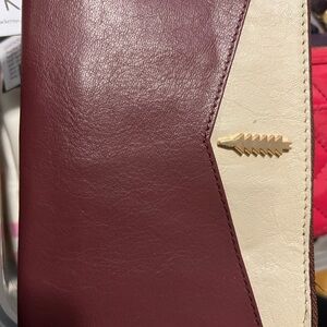 Elegant Two-Tone Leather Clutch